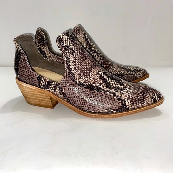 chinese laundry focus bootie snake